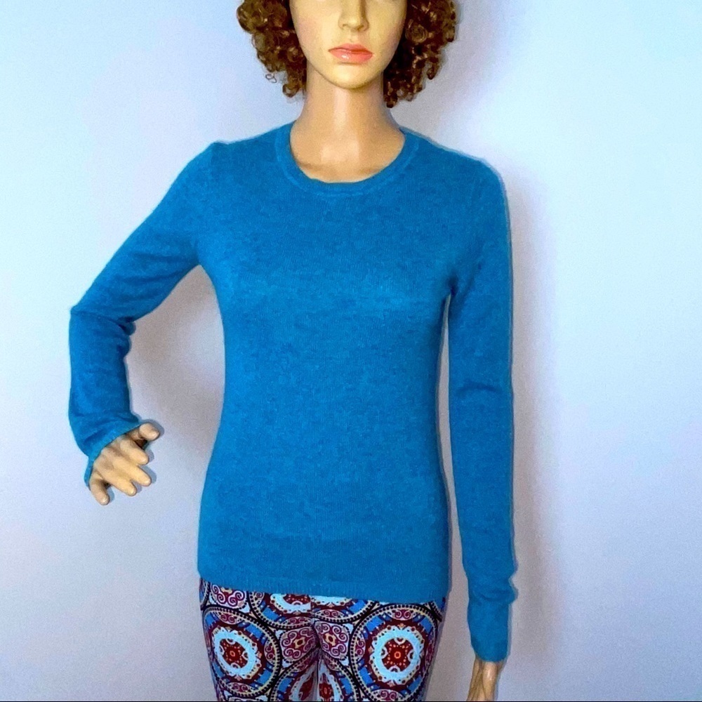 Tahari 100% Cashmere Sweater – Blue, Size XS